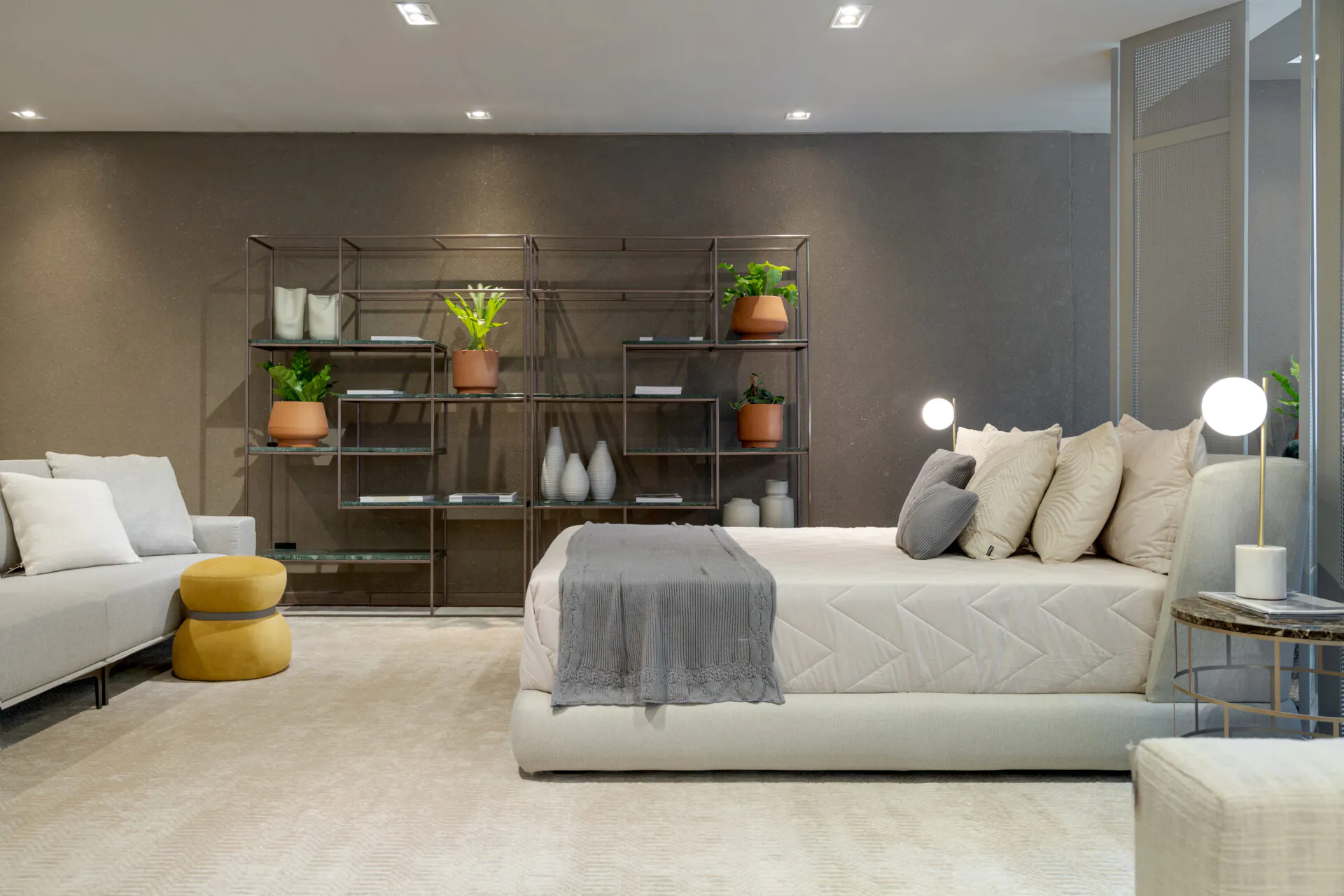 croma_220819-043